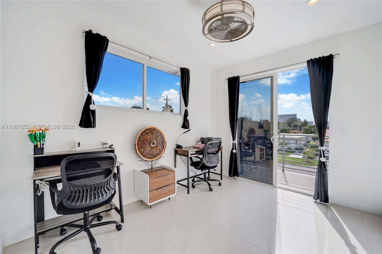 MIAMI SUBURBAN ACRES - Residential