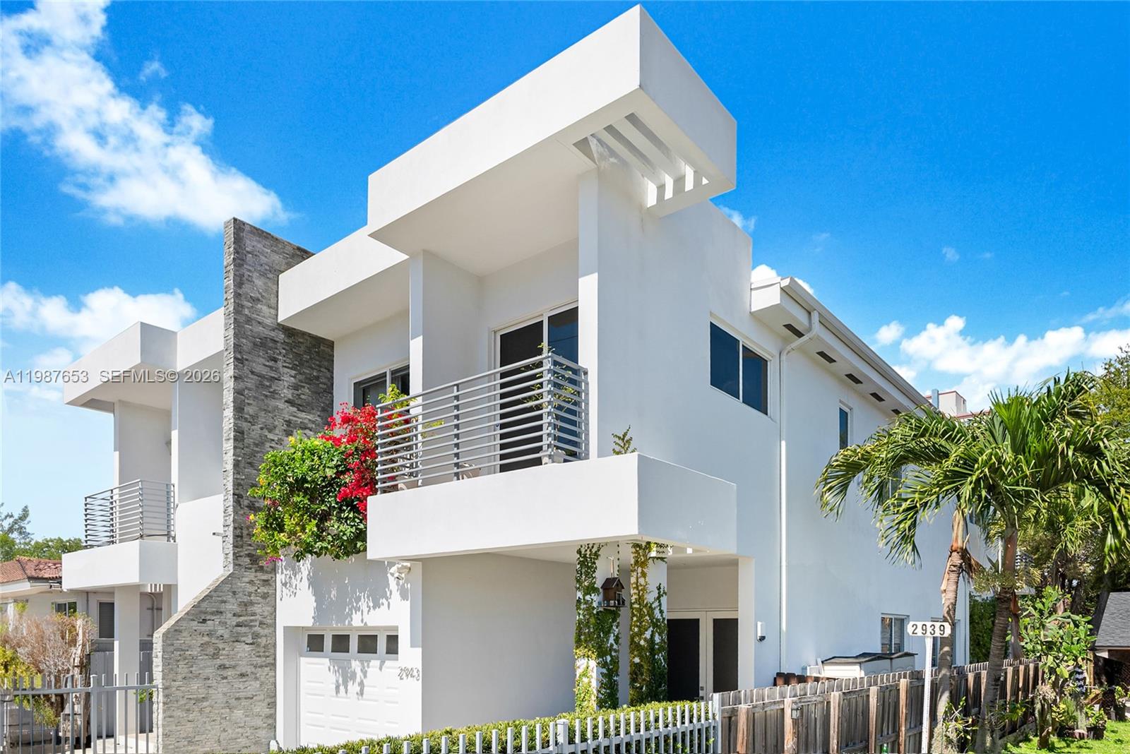 MIAMI SUBURBAN ACRES - Residential