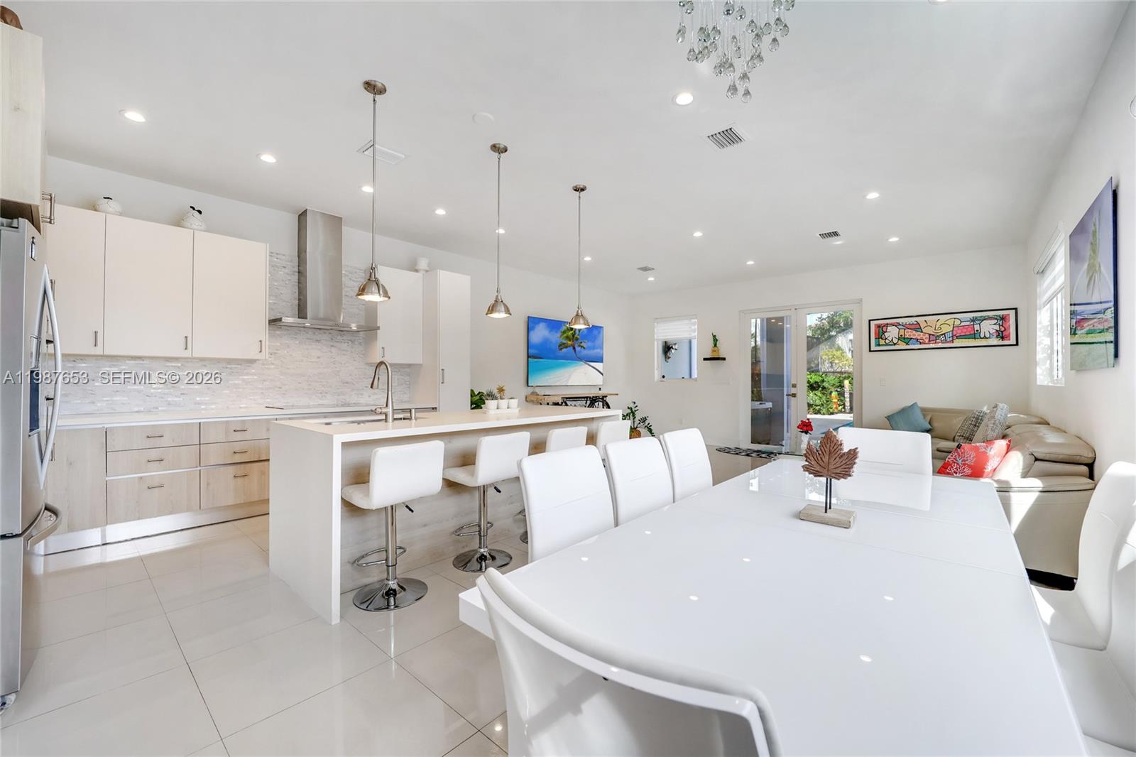 MIAMI SUBURBAN ACRES - Residential