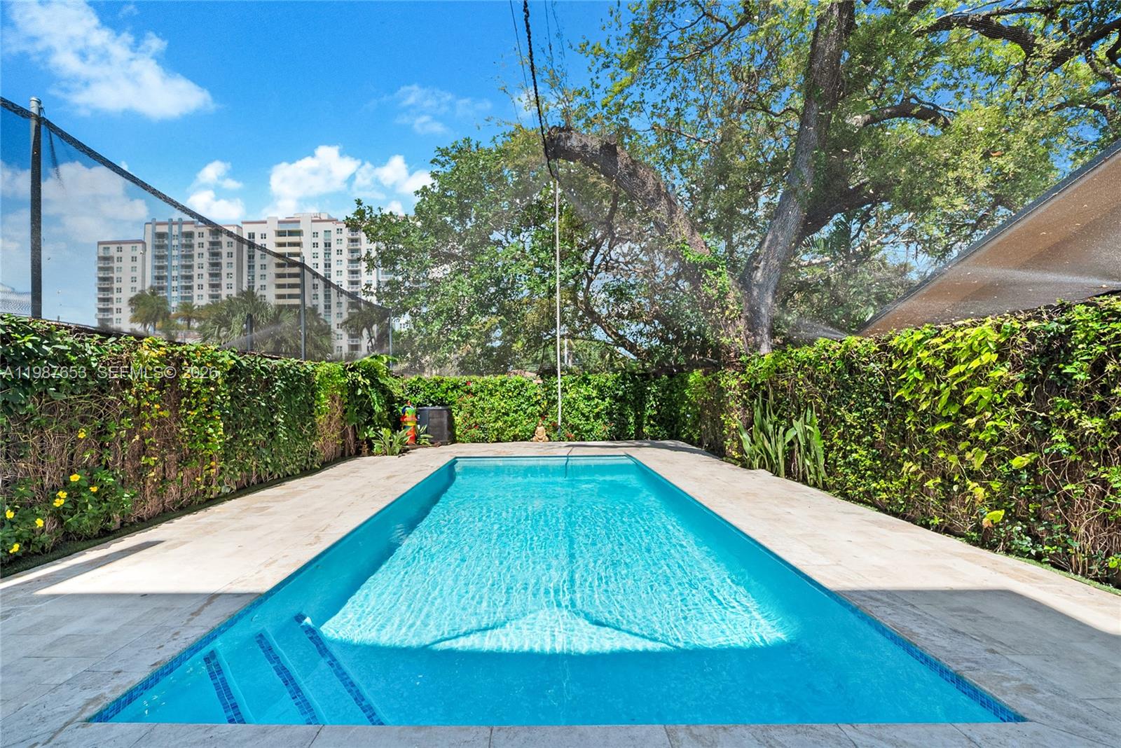 MIAMI SUBURBAN ACRES - Residential