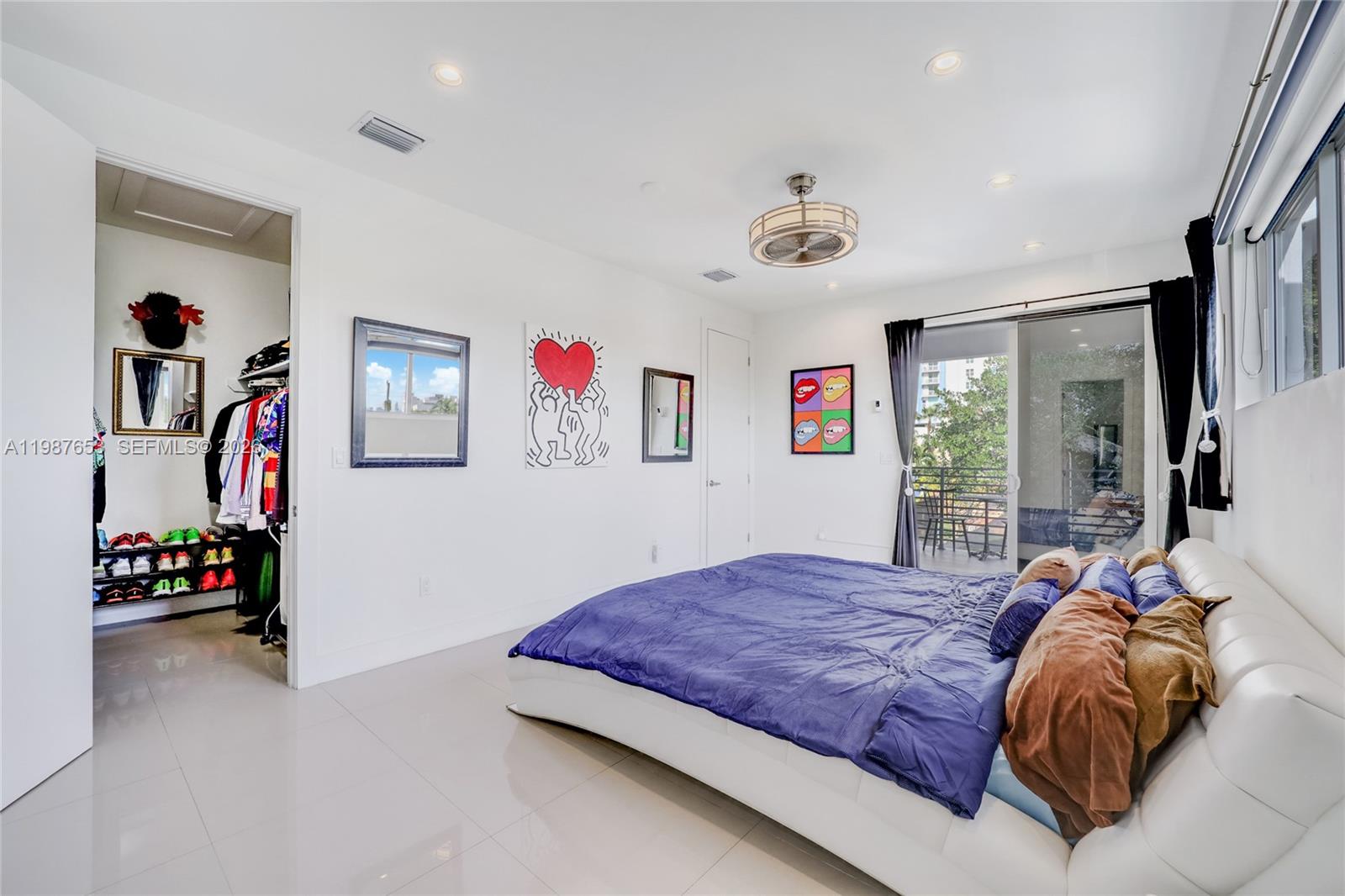 MIAMI SUBURBAN ACRES - Residential