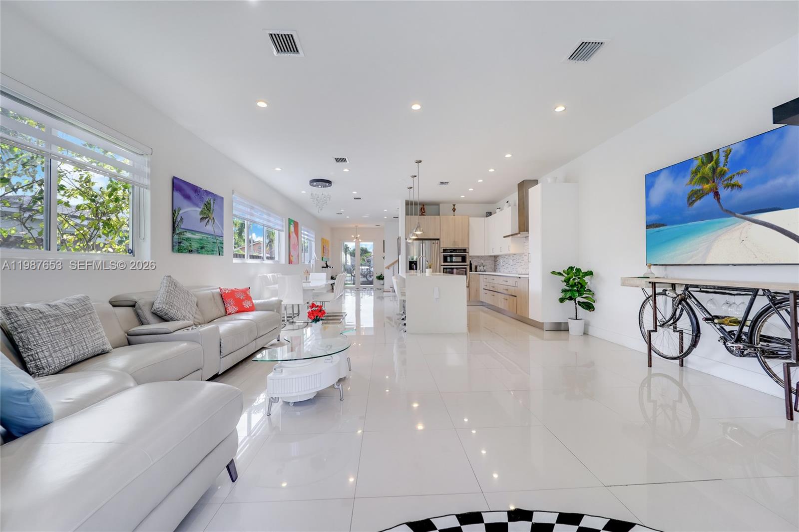 MIAMI SUBURBAN ACRES - Residential