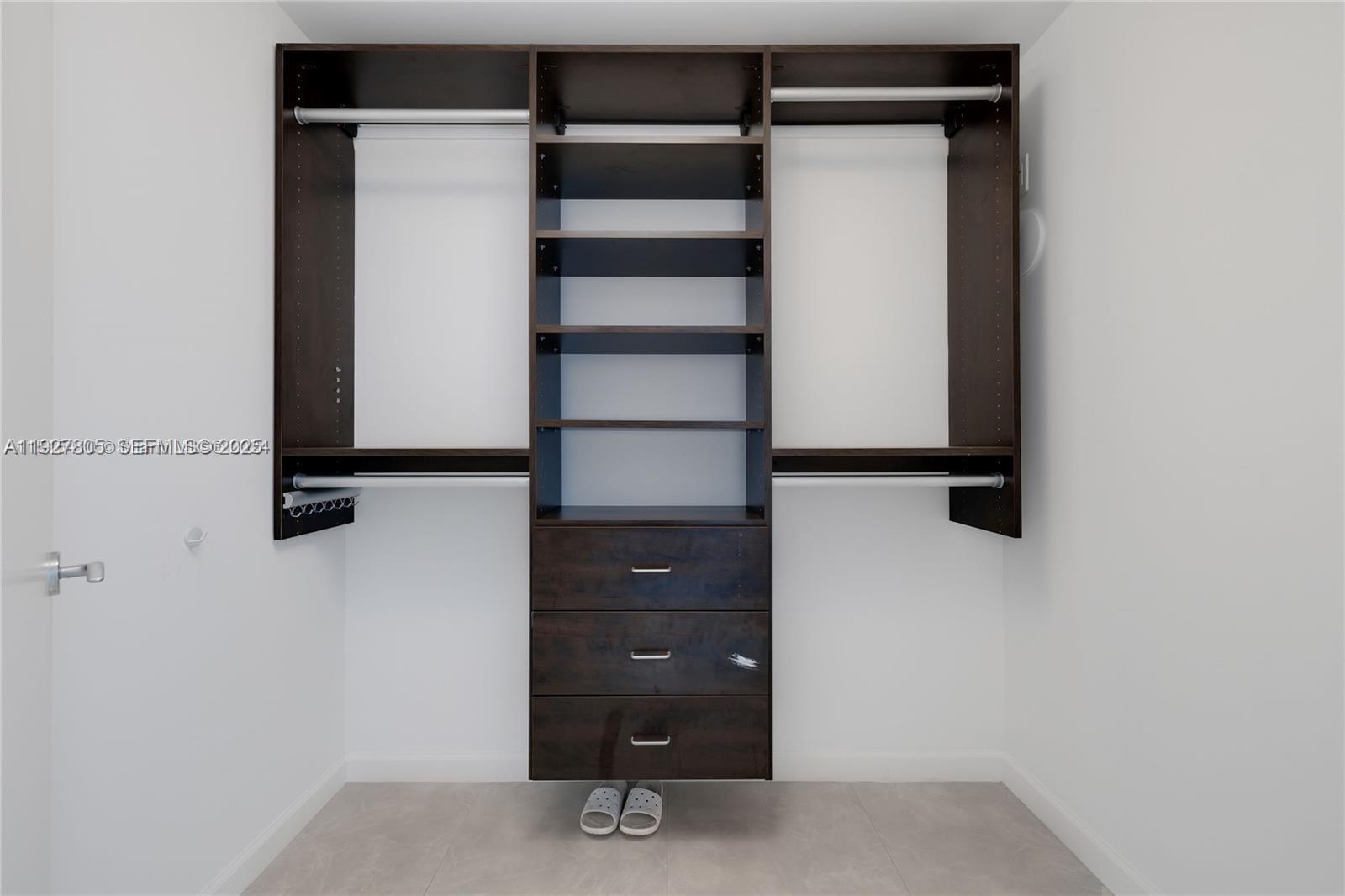 JADE BEACH CONDO - Residential Lease