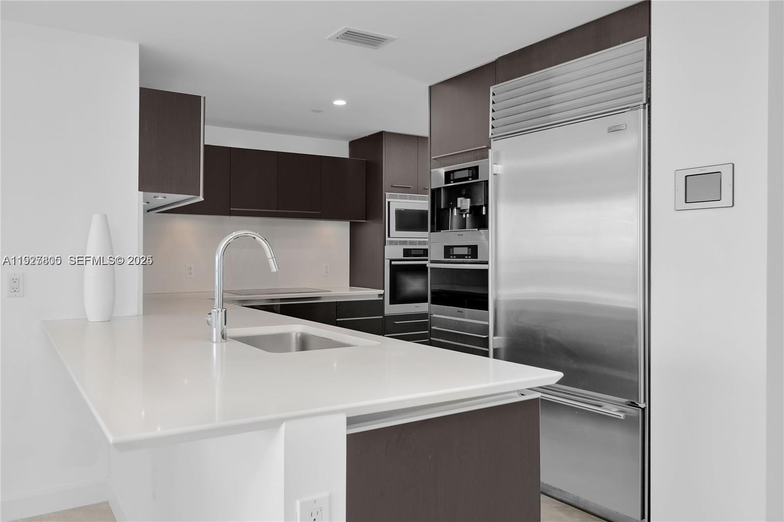 JADE BEACH CONDO - Residential Lease