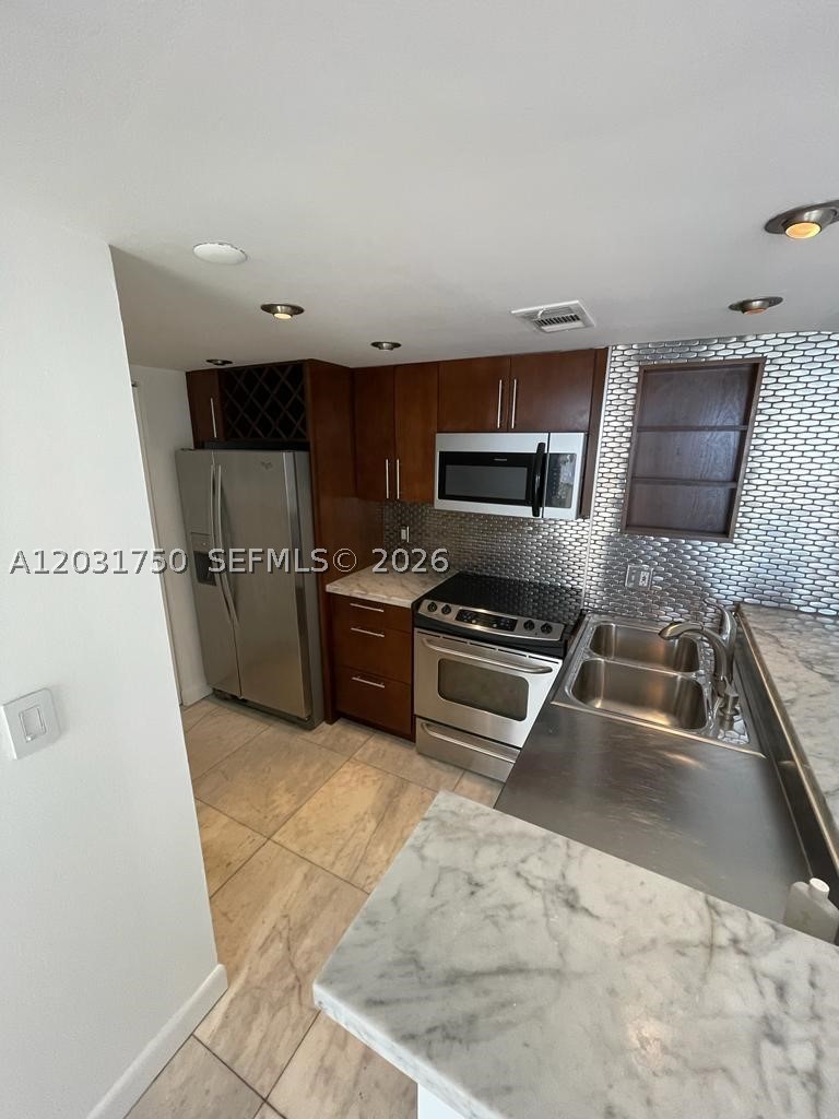 770 Claughton Island Dr 1504