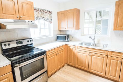 5807 SW 41st St South Miami FL 33155