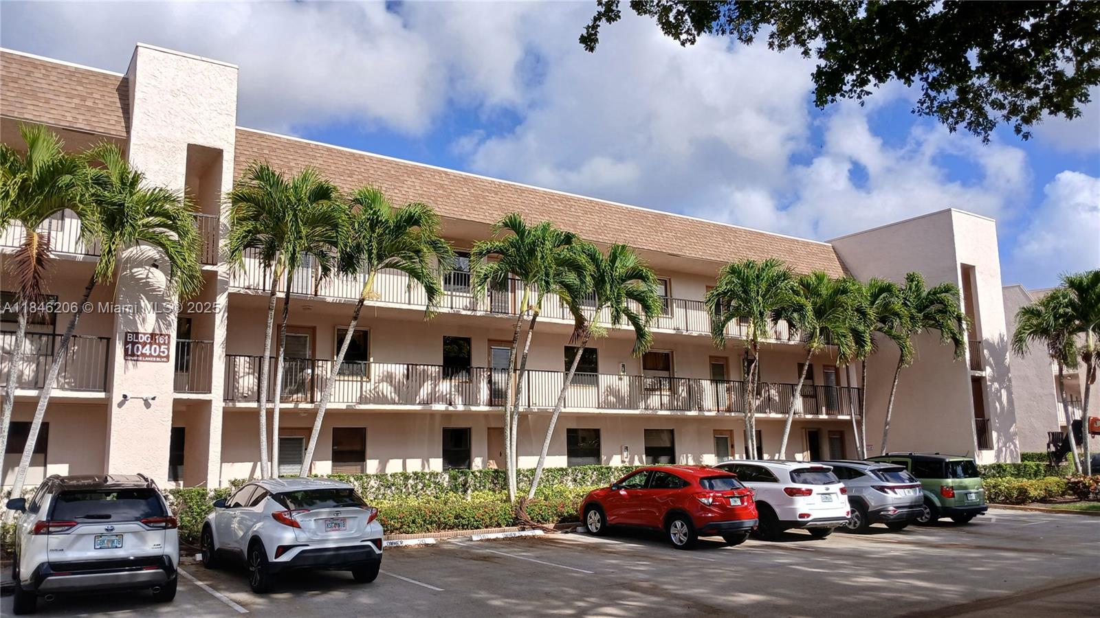 This charming 2 bed, 2 bath condo offers a peaceful retreat in one of South Florida’s most sought-after 55+ communities. Nestled on the top floor, enjoy tranquil lake views and a bright, airy layout filled with natural light. The unit features a spacious living room, a well-maintained kitchen, and a screened balcony perfect for morning coffee or evening relaxation.
?? Highlights:
- Generous bedroom with ample closet space
- Laminated flooring for easy maintenance
- Freshly painted and move-in ready
?? Community Perks:
- Active clubhouse with daily events and classes
- Pool, tennis courts, gym, and golf course
- Minutes from shopping, dining, and medical facilities
Don’t miss this opportunity to enjoy the laid-back Sunrise Lakes lifestyle!