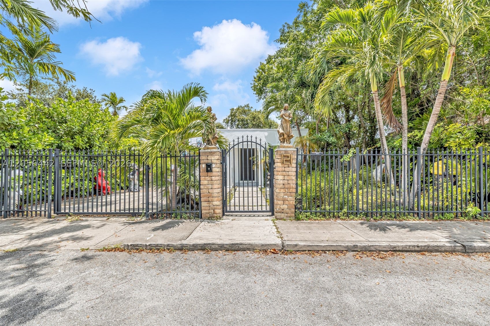 121 NW 47th St