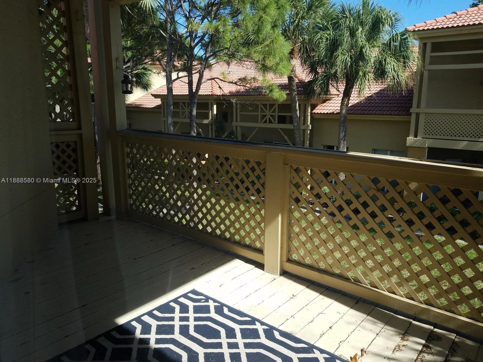 PALM LAKE CONDO - Residential