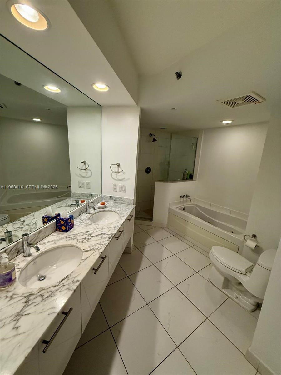 500 BRICKELL WEST CONDO - Residential