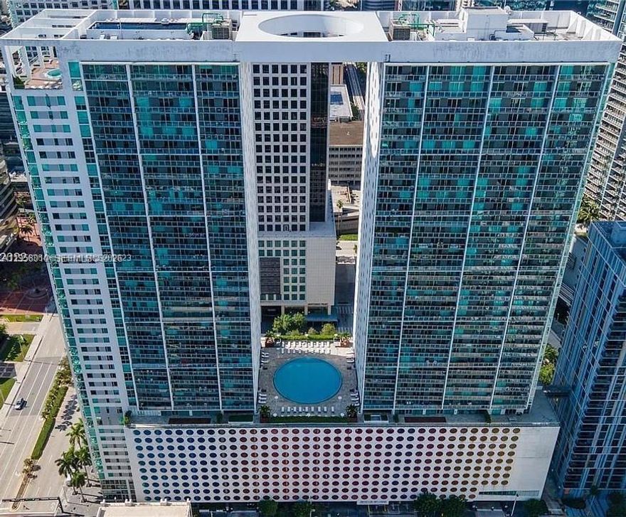 Bright, updated & spacious CORNER unit with city & water views at 500 Brickell. This 2/2 split plan apartment has stainless steel appliances, quartz countertops, wood-look porcelain tile, built out closets & more. 500 Brickell offers 24 hour security, gym, spa, two pools, movie theater ++. Move in OR invest & rent it out with a 30 day minimum. Live the Brickell lifestyle: walk to restaurants, work and entertainment. Minutes from US1, I-95, the Grove & Gables. Contact listing agent for showings.