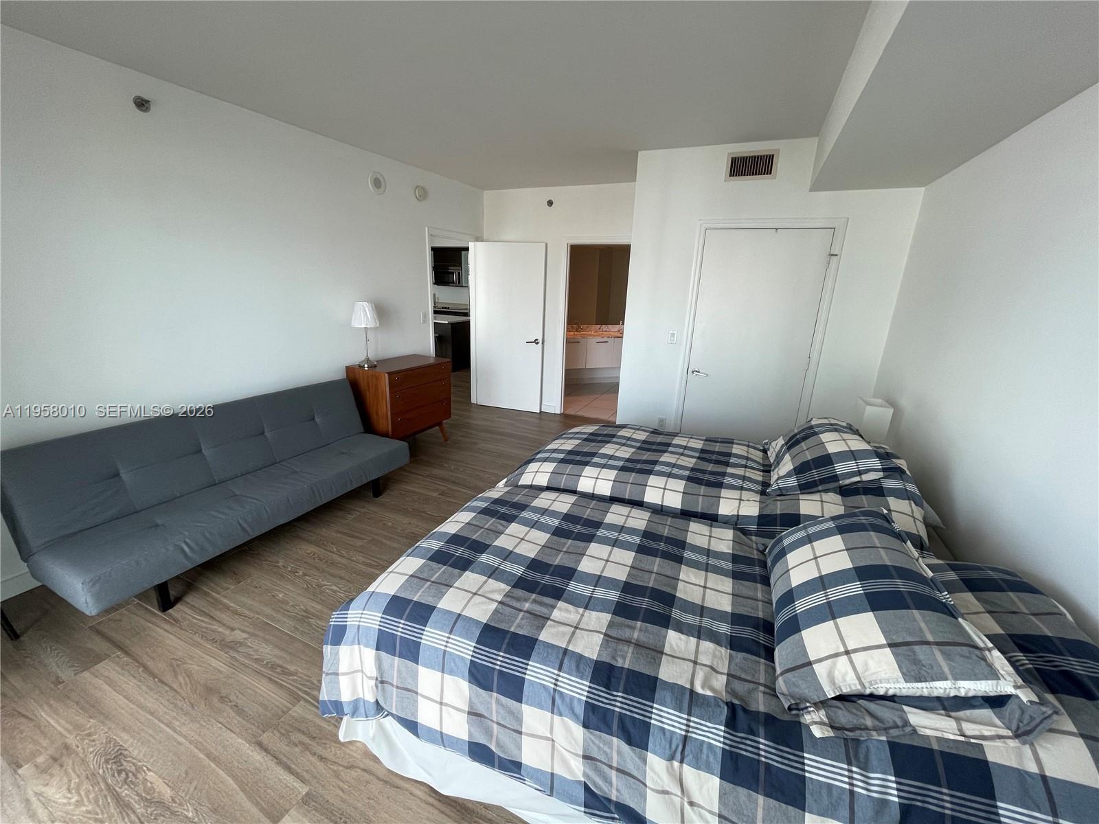 500 BRICKELL WEST CONDO - Residential