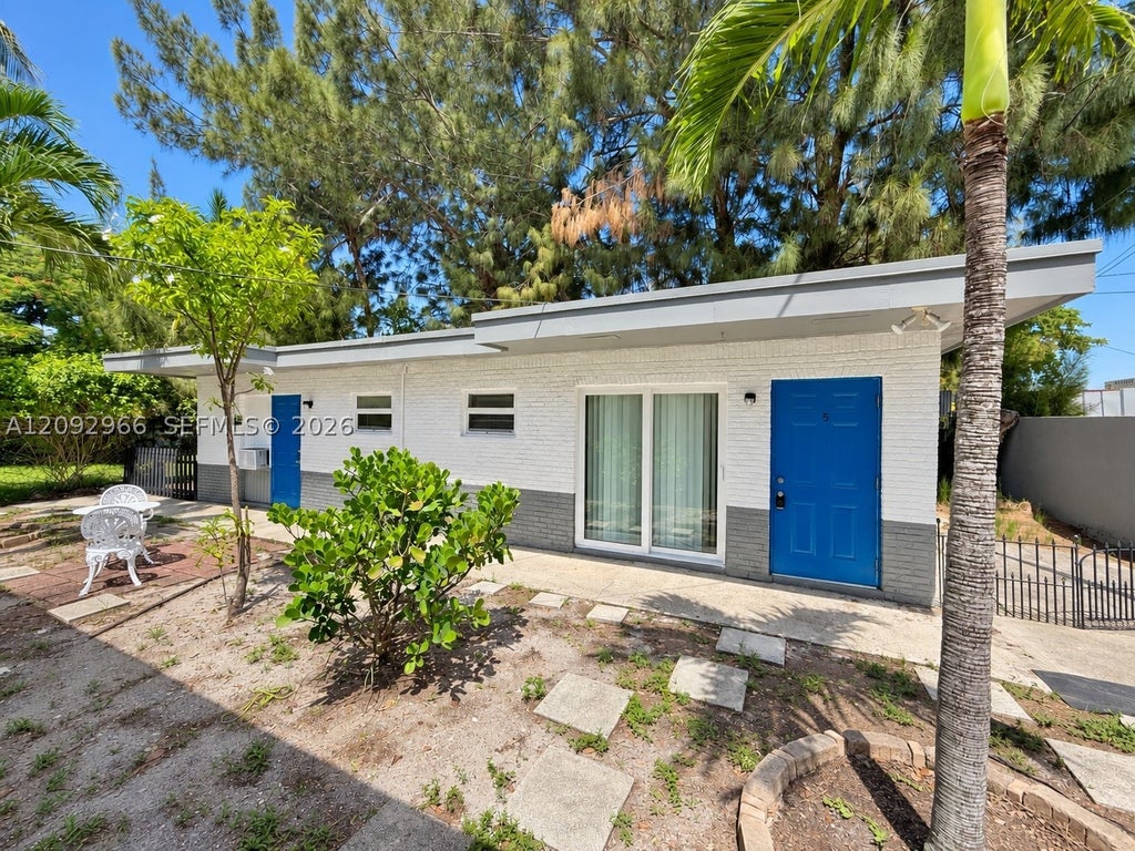 Photo of 119 NW 43rd Ct #5, Oakland Park, FL 33309 (MLS # A12092966)