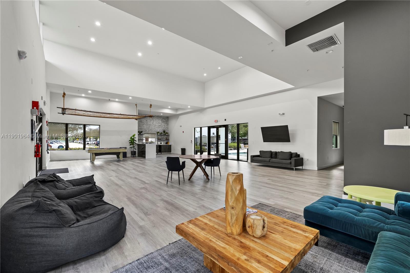 PLANTATION BUSINESS PARK - Residential Lease