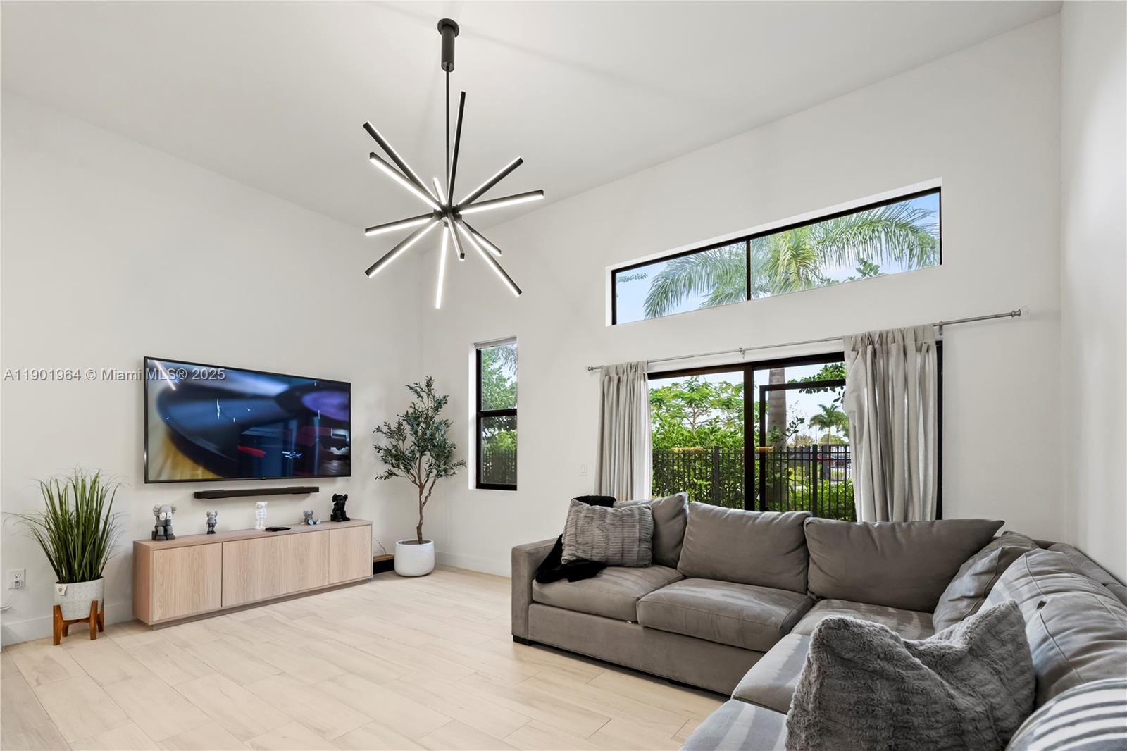 PLANTATION BUSINESS PARK - Residential Lease