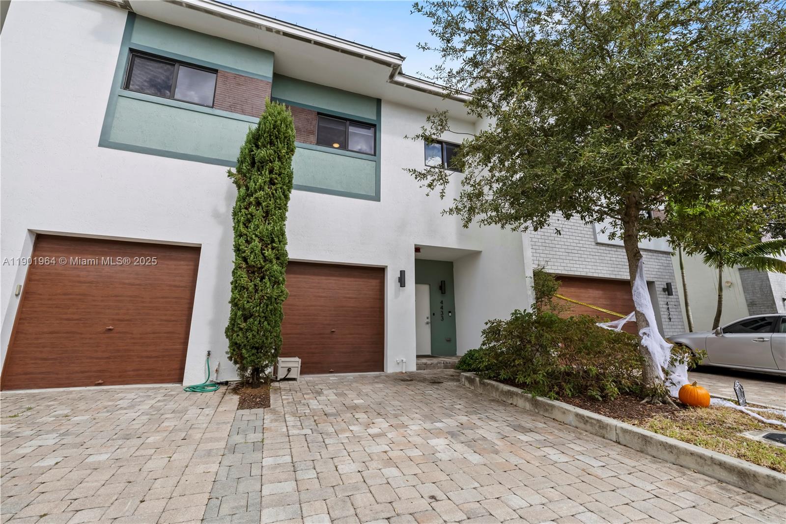 PLANTATION BUSINESS PARK - Residential Lease