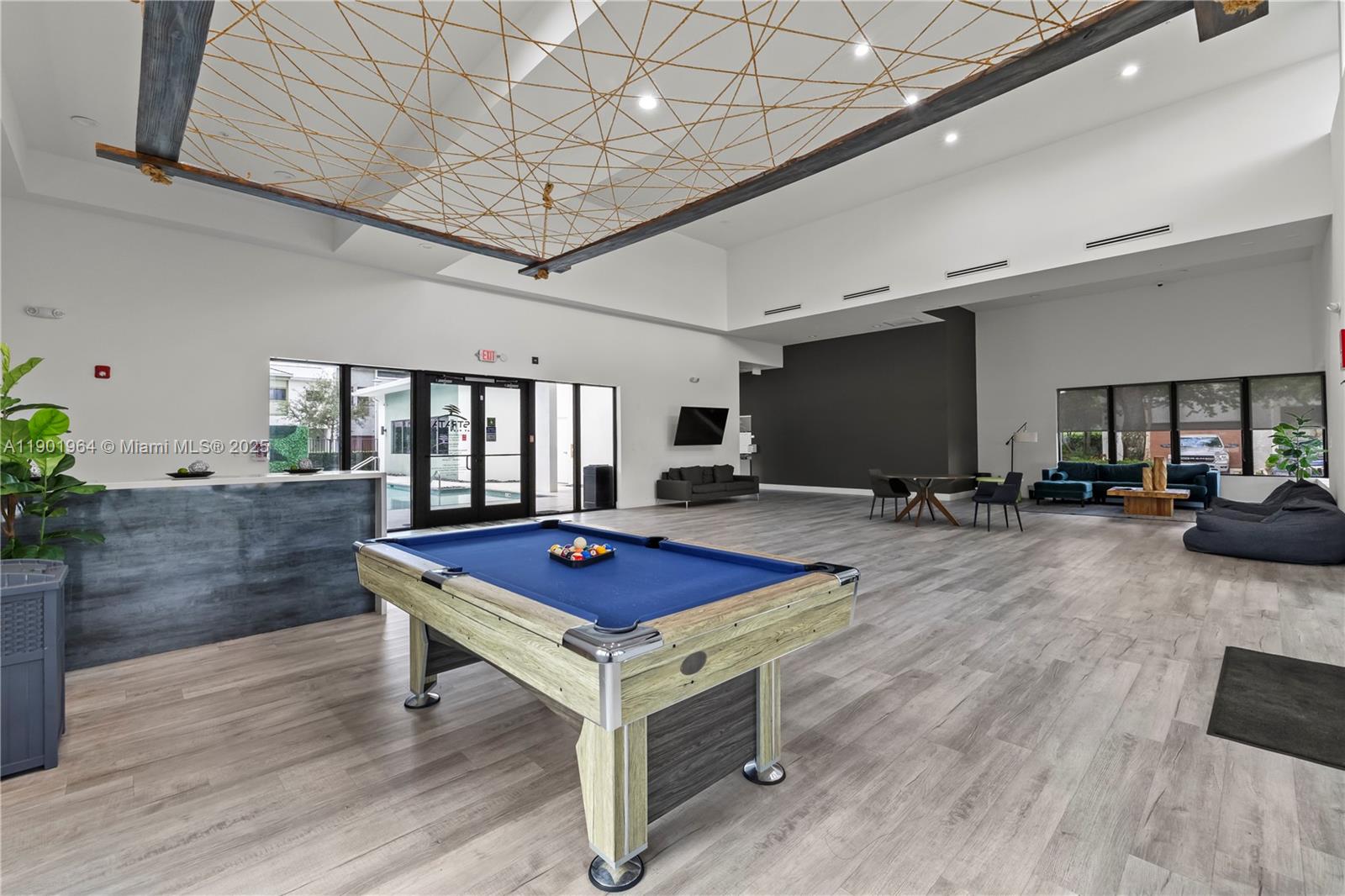 PLANTATION BUSINESS PARK - Residential Lease