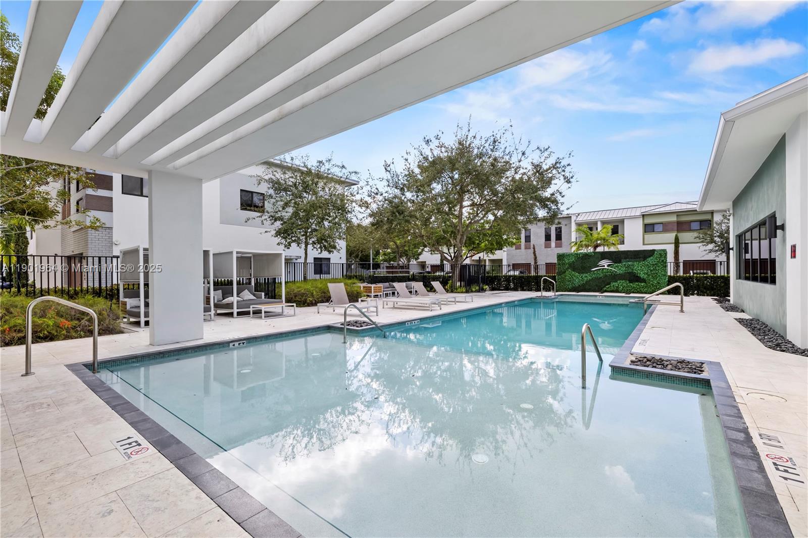 PLANTATION BUSINESS PARK - Residential Lease