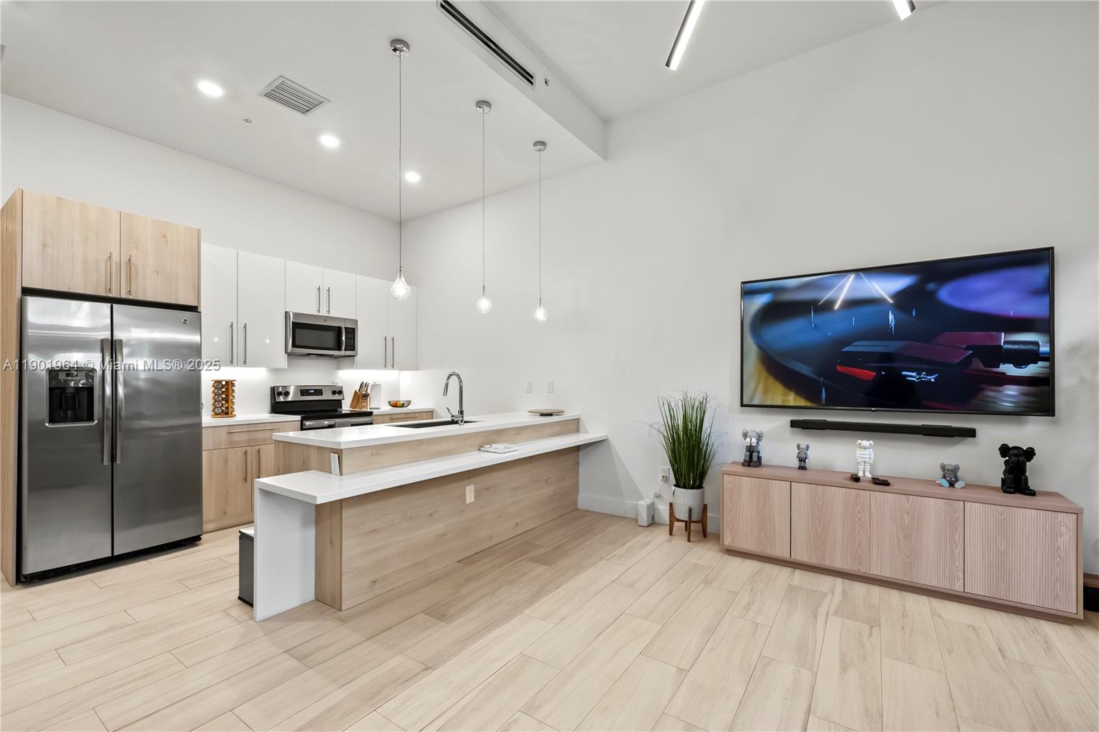 PLANTATION BUSINESS PARK - Residential Lease