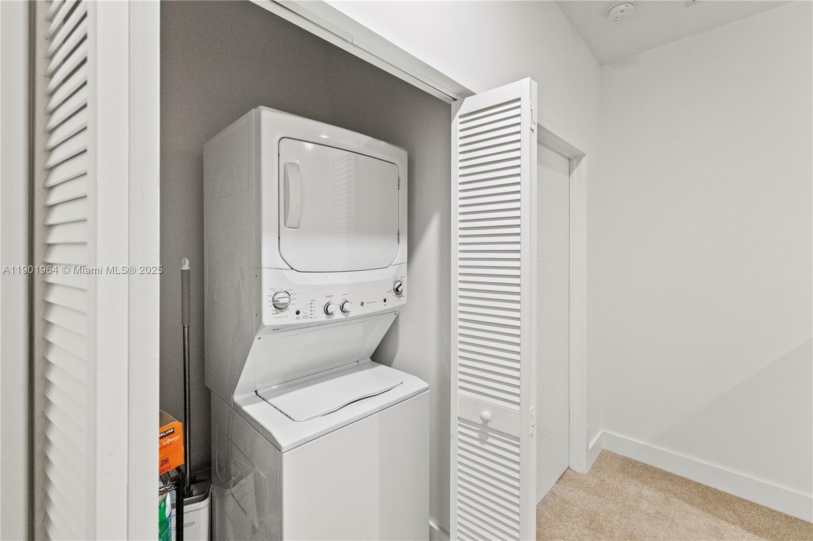 PLANTATION BUSINESS PARK - Residential Lease