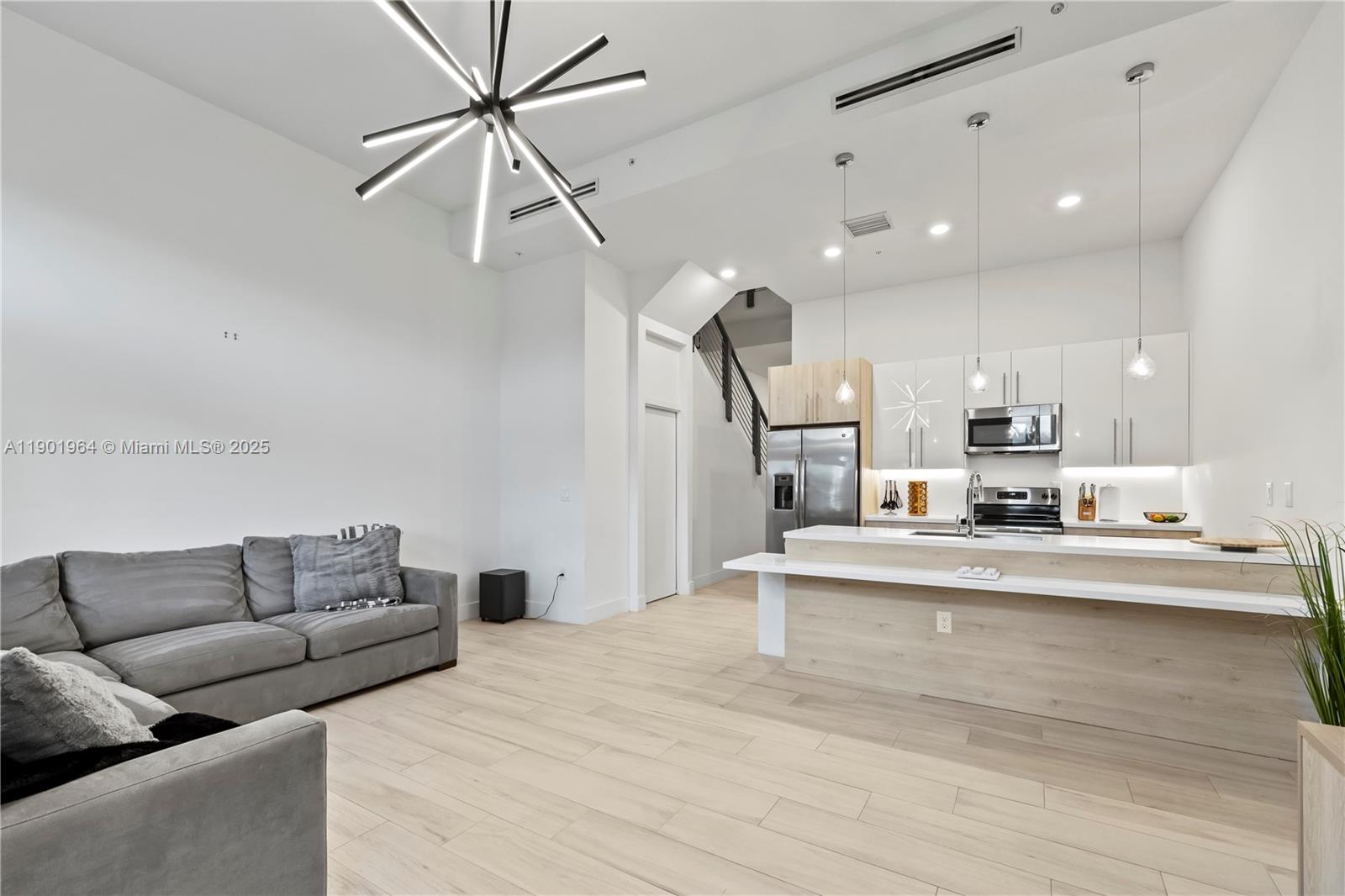 PLANTATION BUSINESS PARK - Residential Lease