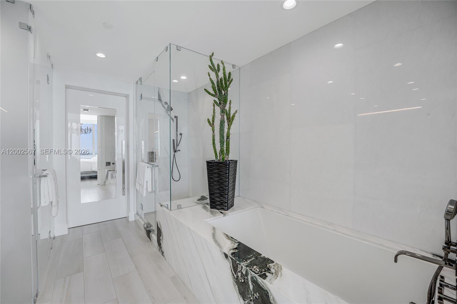 BISCAYNE BEACH CONDO - Residential