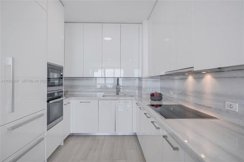 Tiny photo for 2900 NE 7th Ave #4003, Miami, FL 33137 (MLS # A12002567)