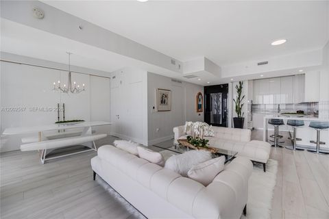 Tiny photo for 2900 NE 7th Ave #4003, Miami, FL 33137 (MLS # A12002567)