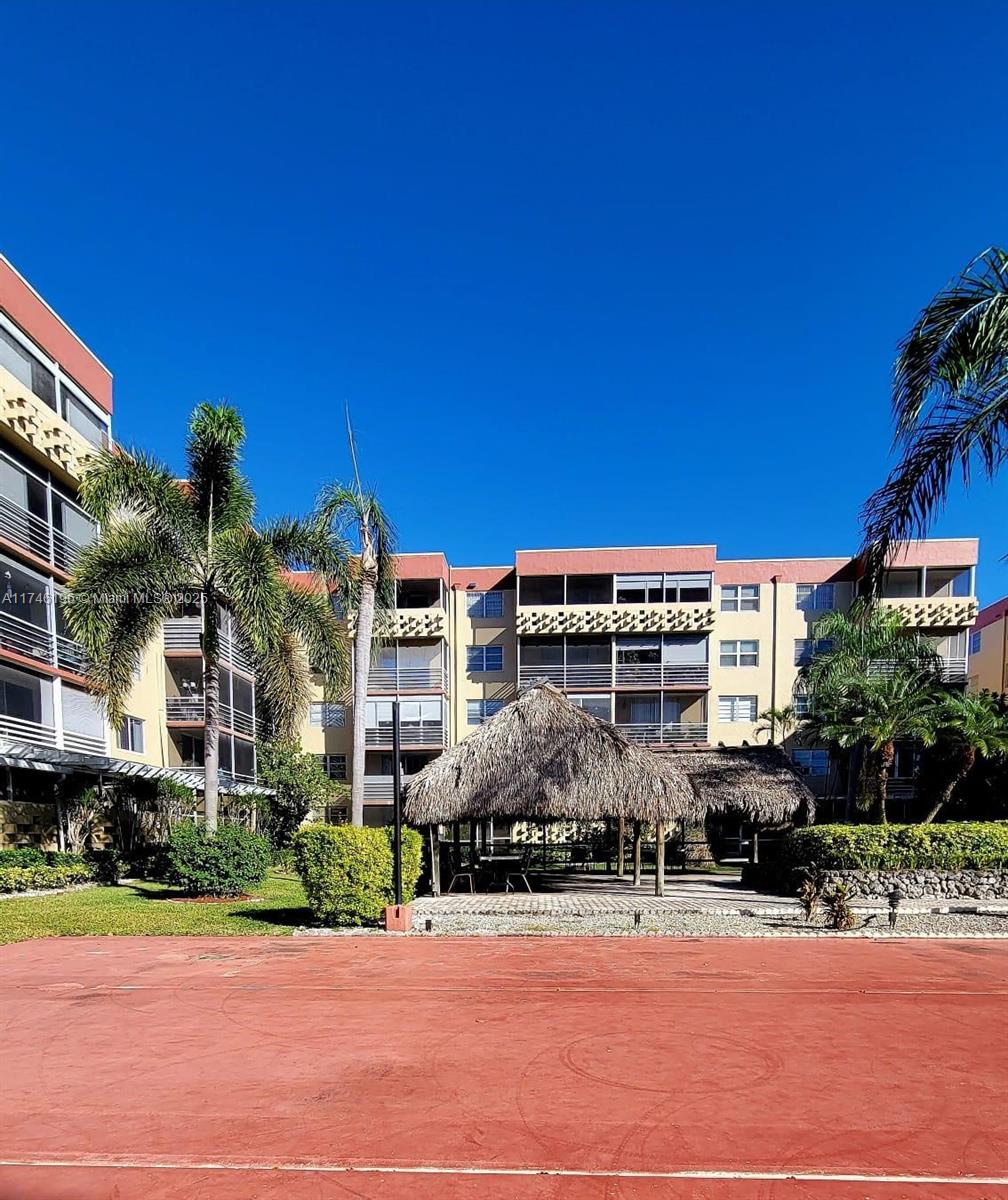 POLYNESIAN GARDENS CONDOM - Residential
