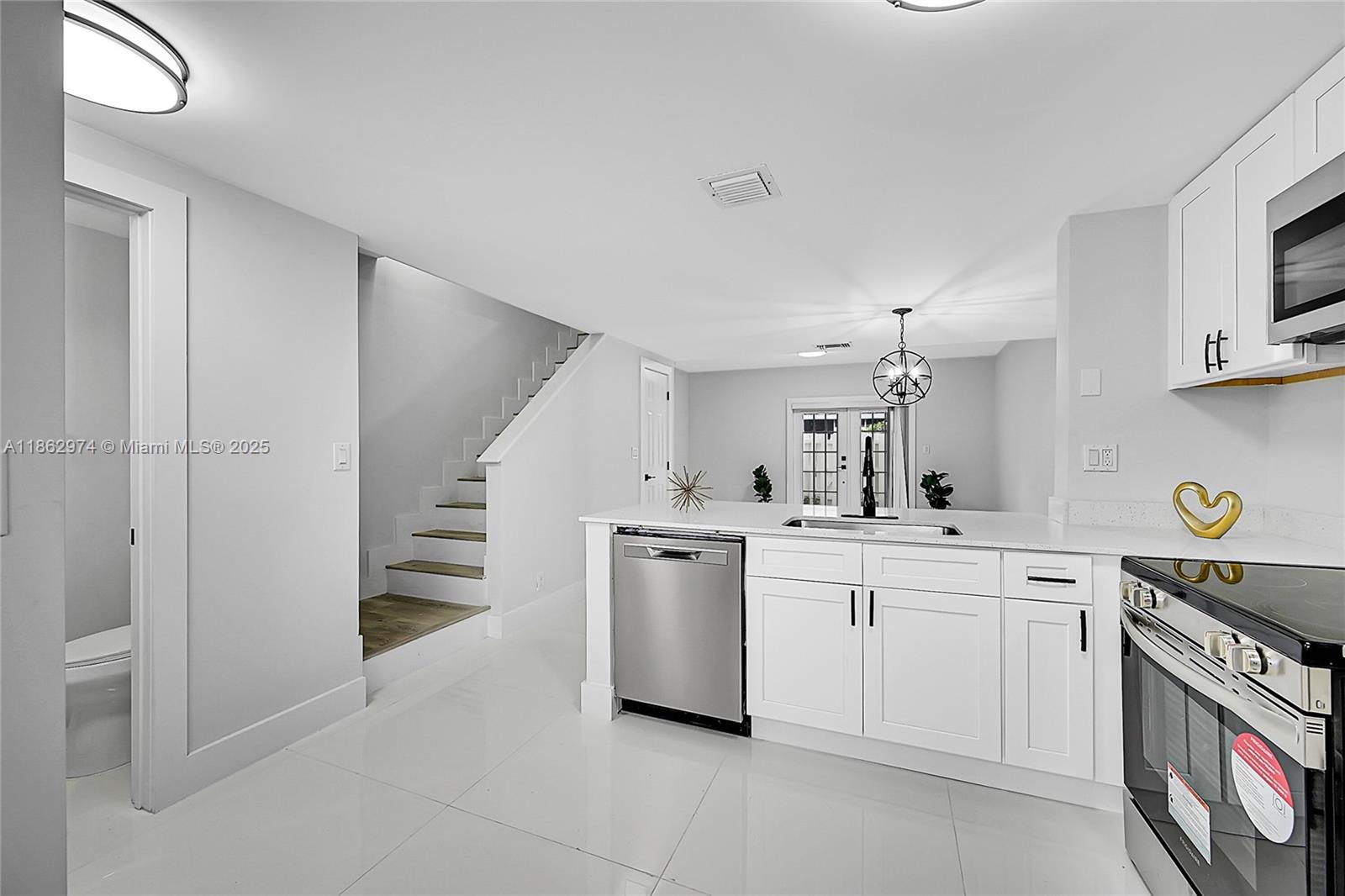 SUN HARBOUR - Residential