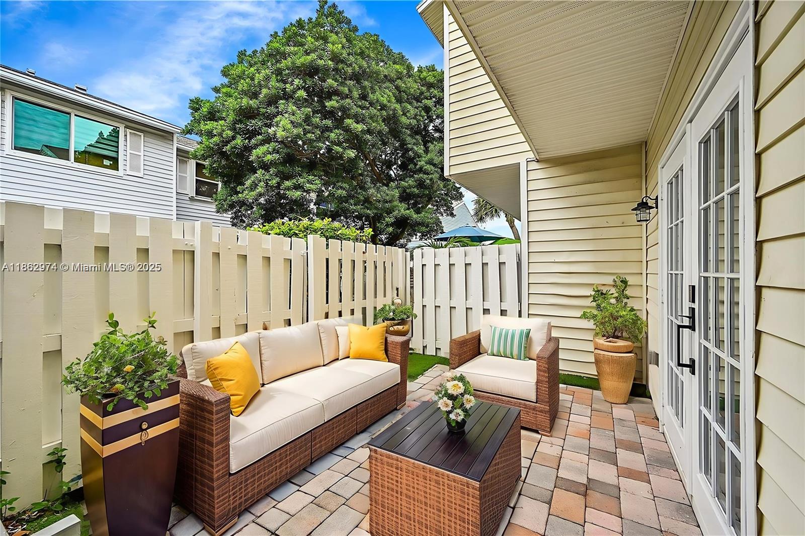 SUN HARBOUR - Residential