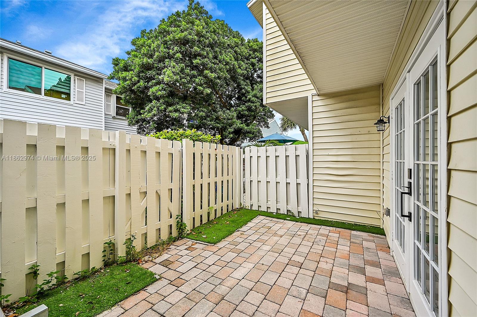 SUN HARBOUR - Residential