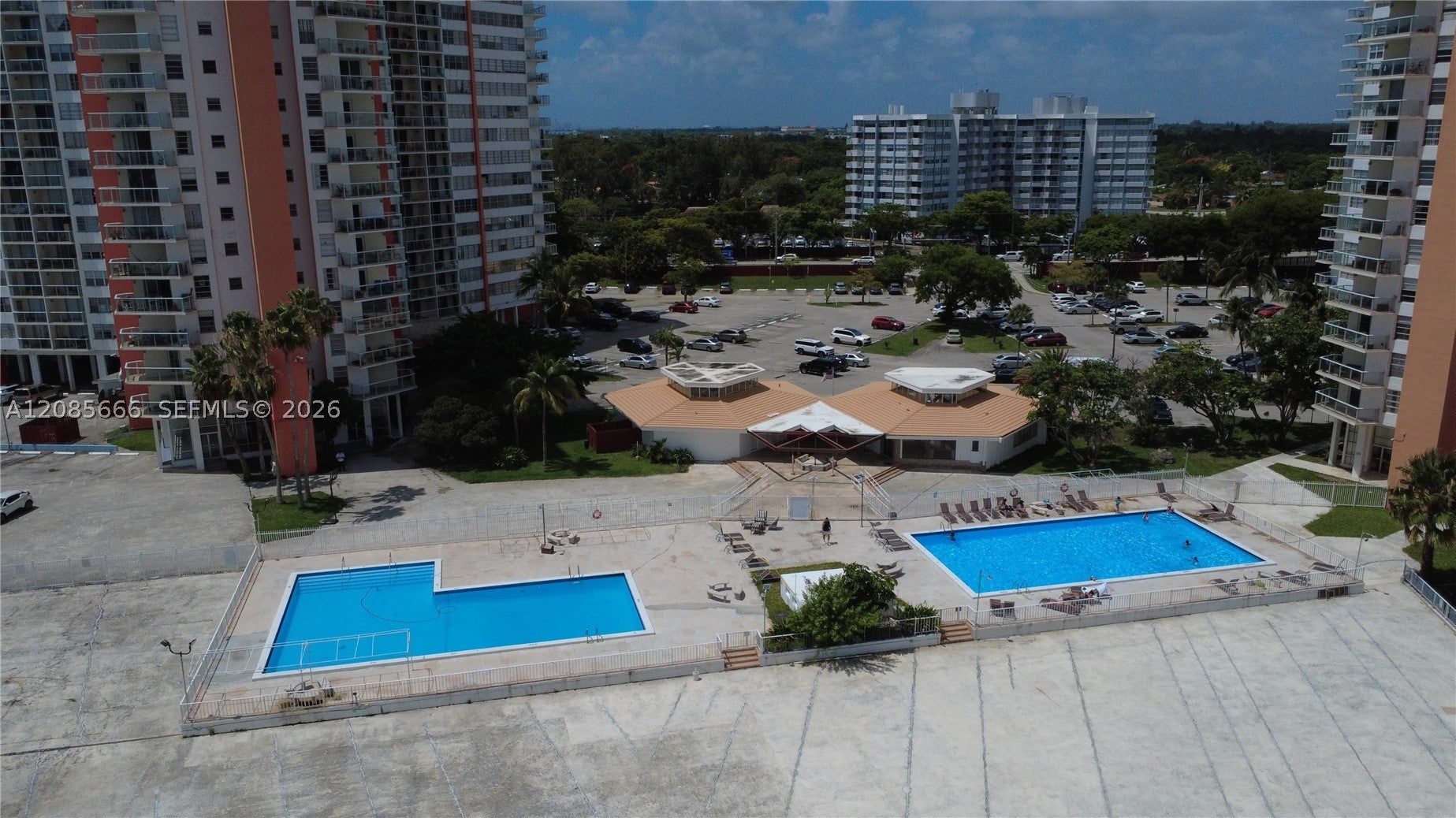 1351 NE Miami Gardens Dr 422E
