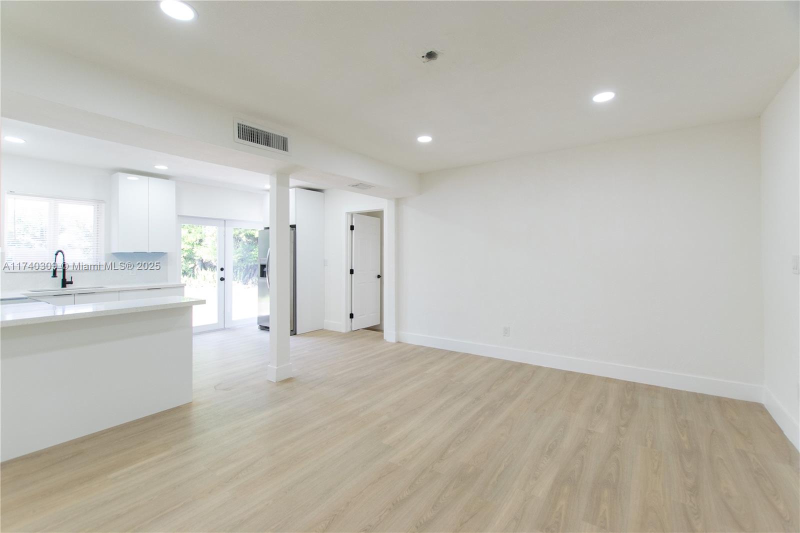 1167 NW 9th Ave