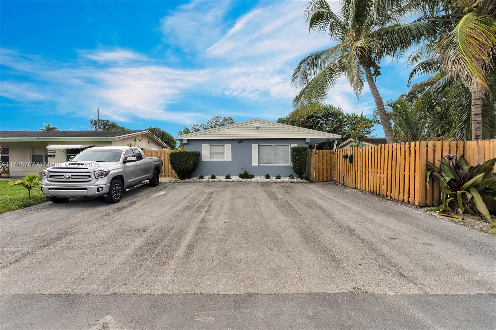 1120 Sw 30th St A, Fort Lauderdale, Broward County, Florida - 2 Bedrooms  
2 Bathrooms - 