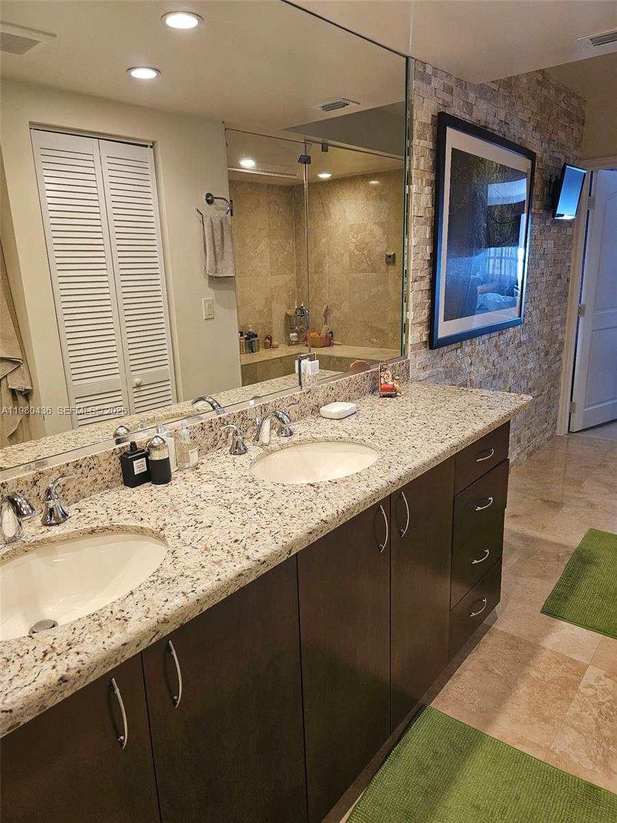 GROVE ISLE CONDO - Residential Lease