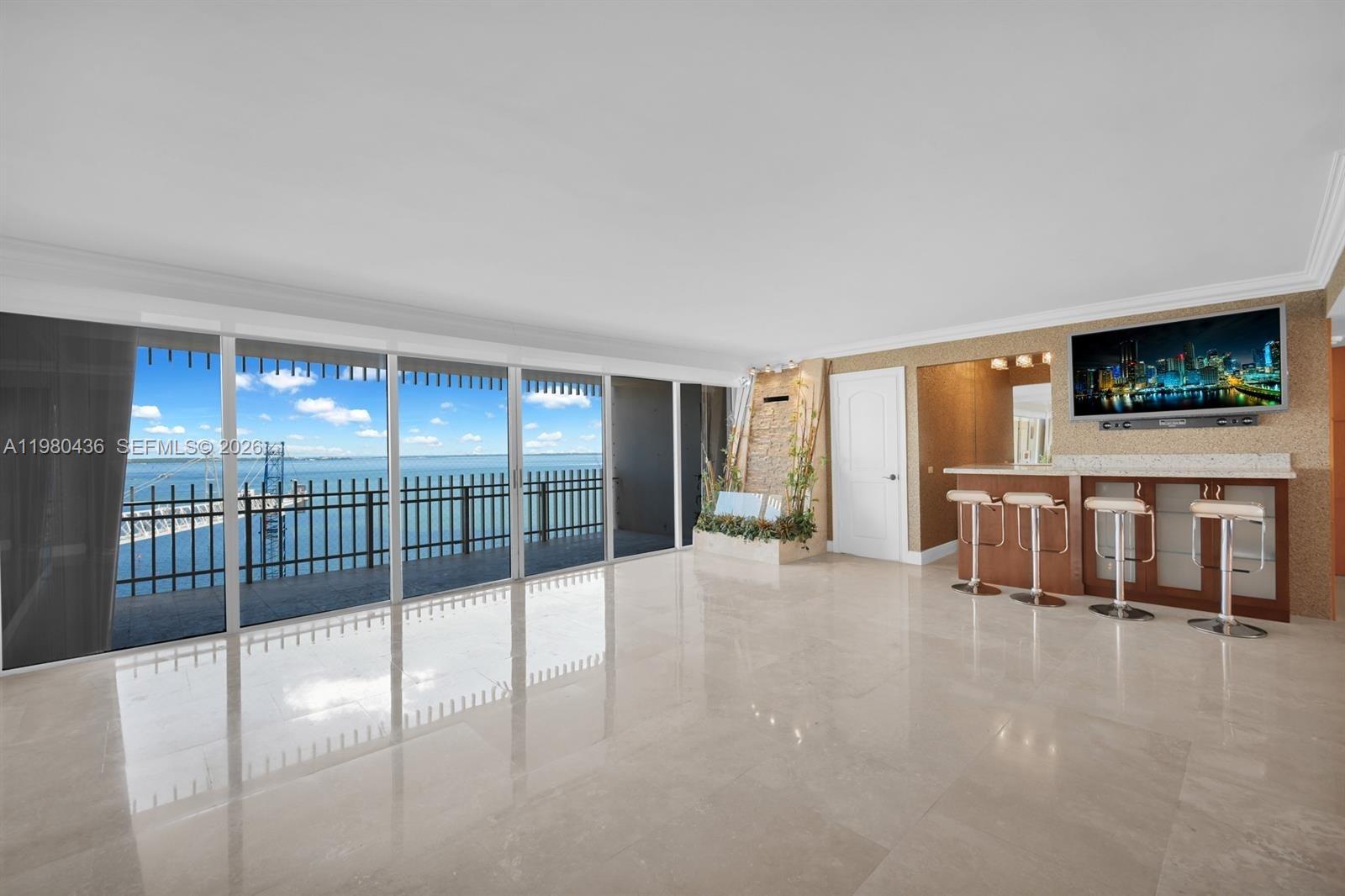 3 Grove Isle Dr C1703