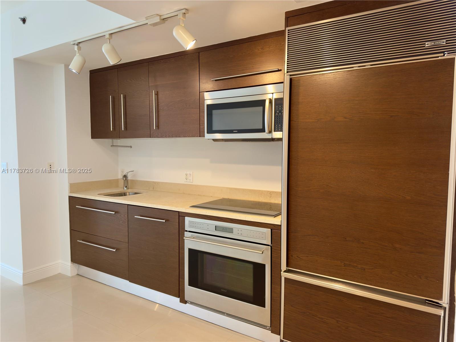 Rental Property at 475 Brickell Ave 810, Miami, Broward County, Florida - Bathrooms: 1  - $2,700 MO.