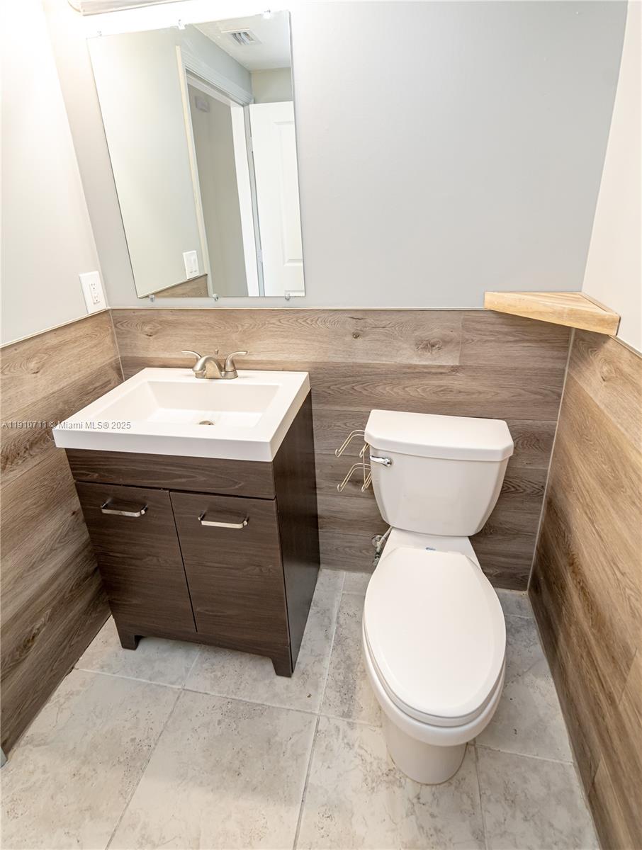 COCO PALM VILLAS - Residential