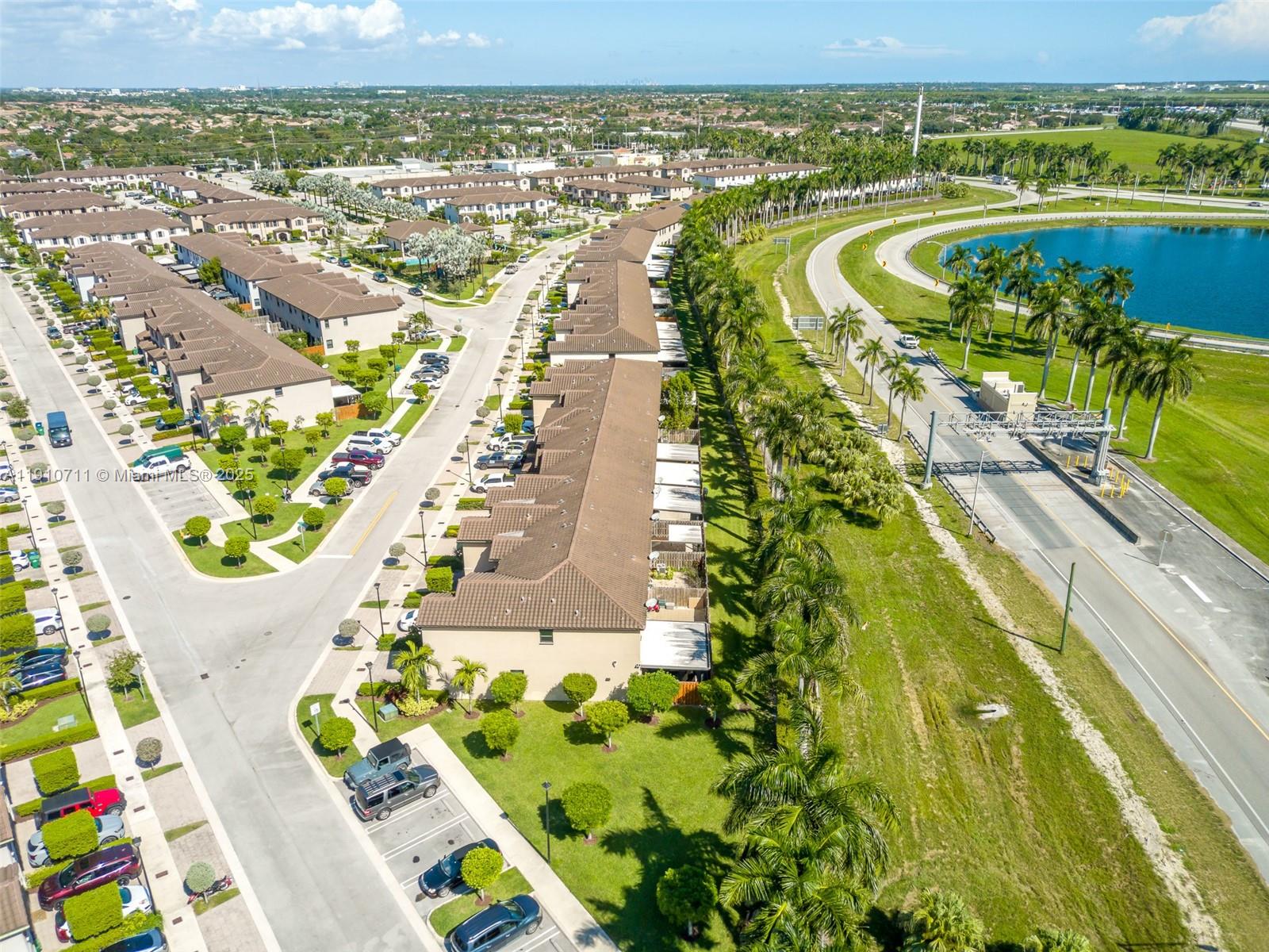 COCO PALM VILLAS - Residential