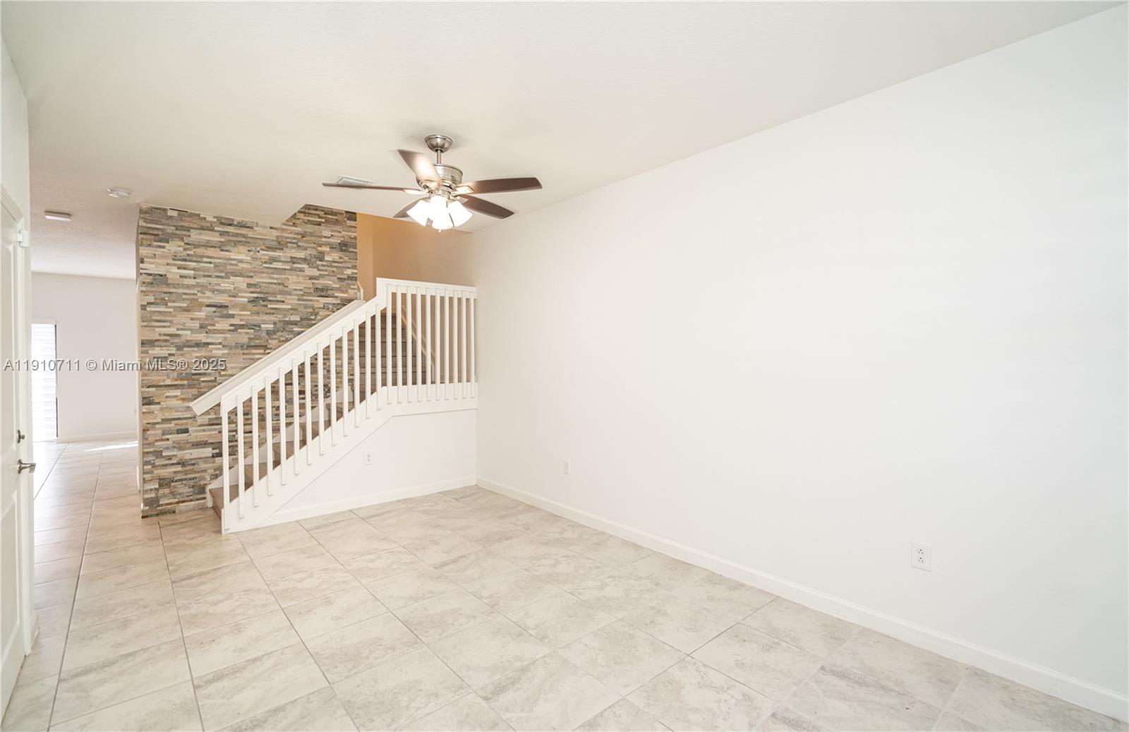 COCO PALM VILLAS - Residential