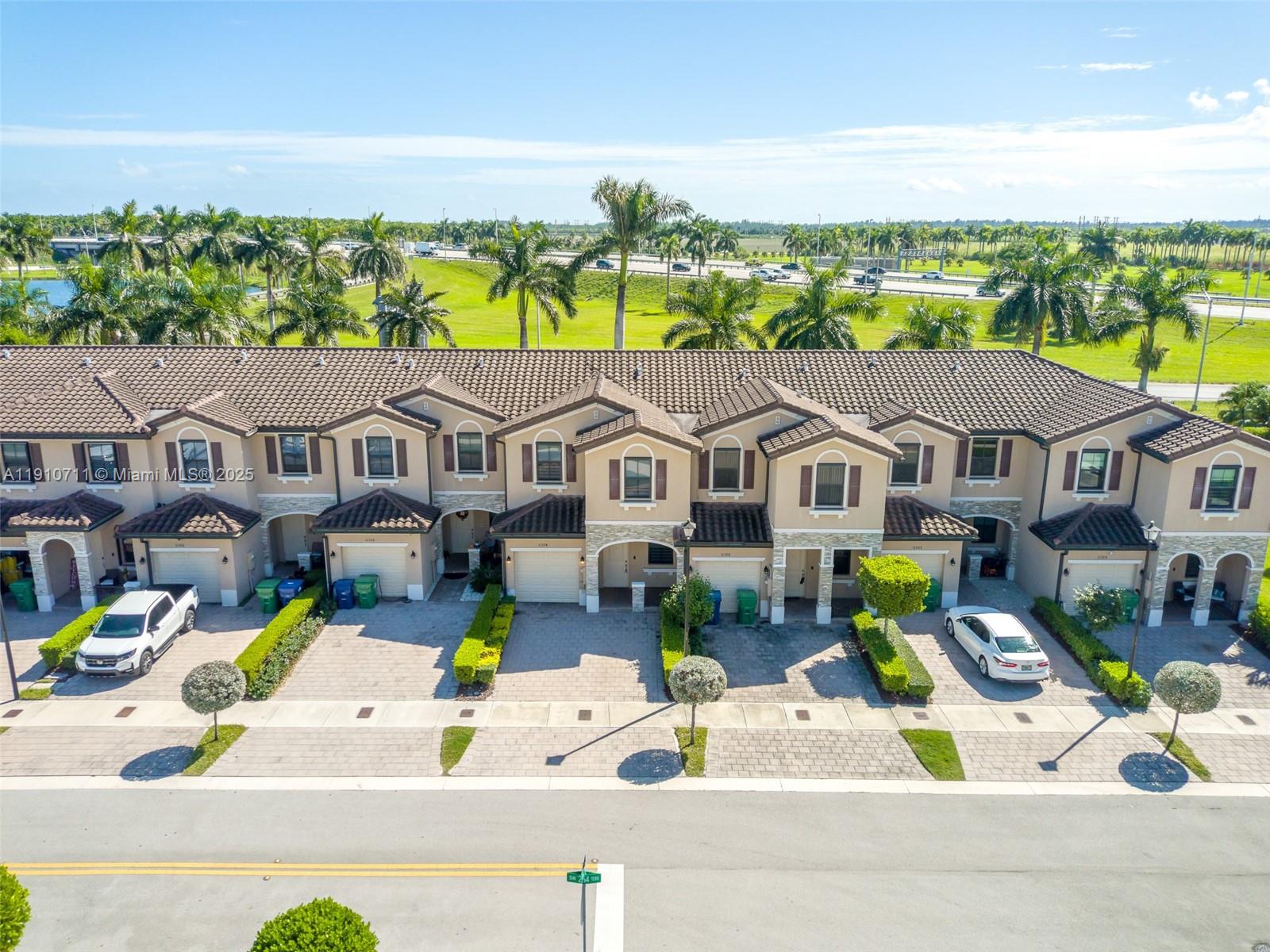 COCO PALM VILLAS - Residential