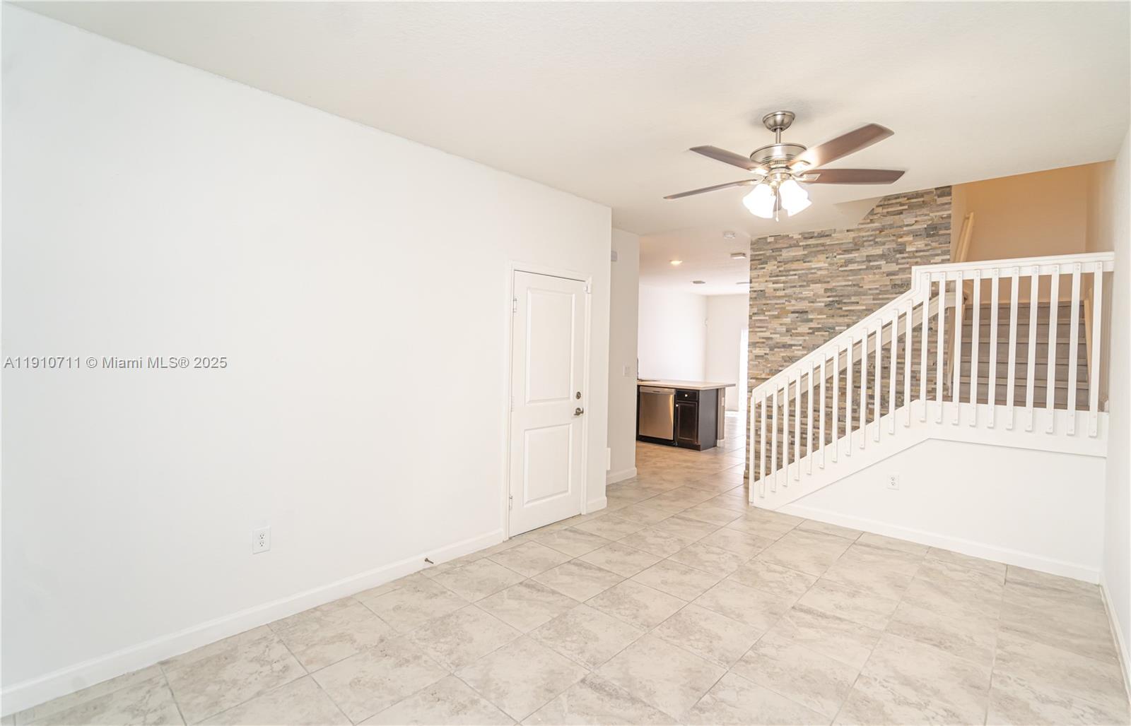 COCO PALM VILLAS - Residential