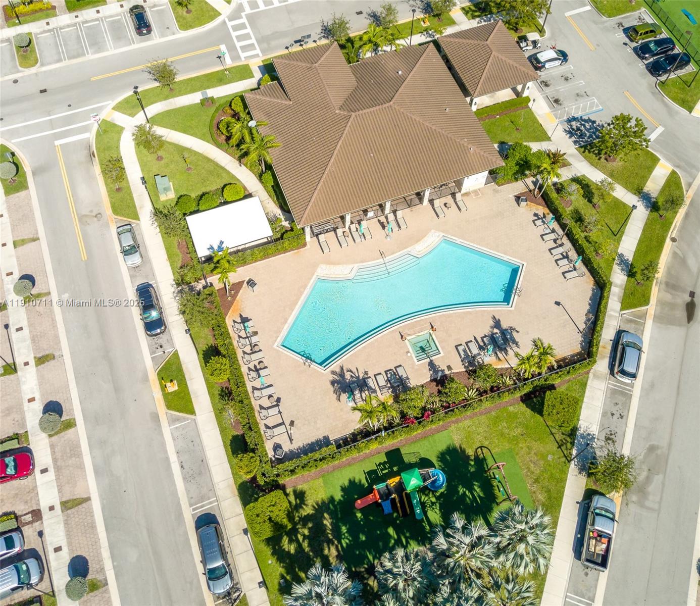 COCO PALM VILLAS - Residential