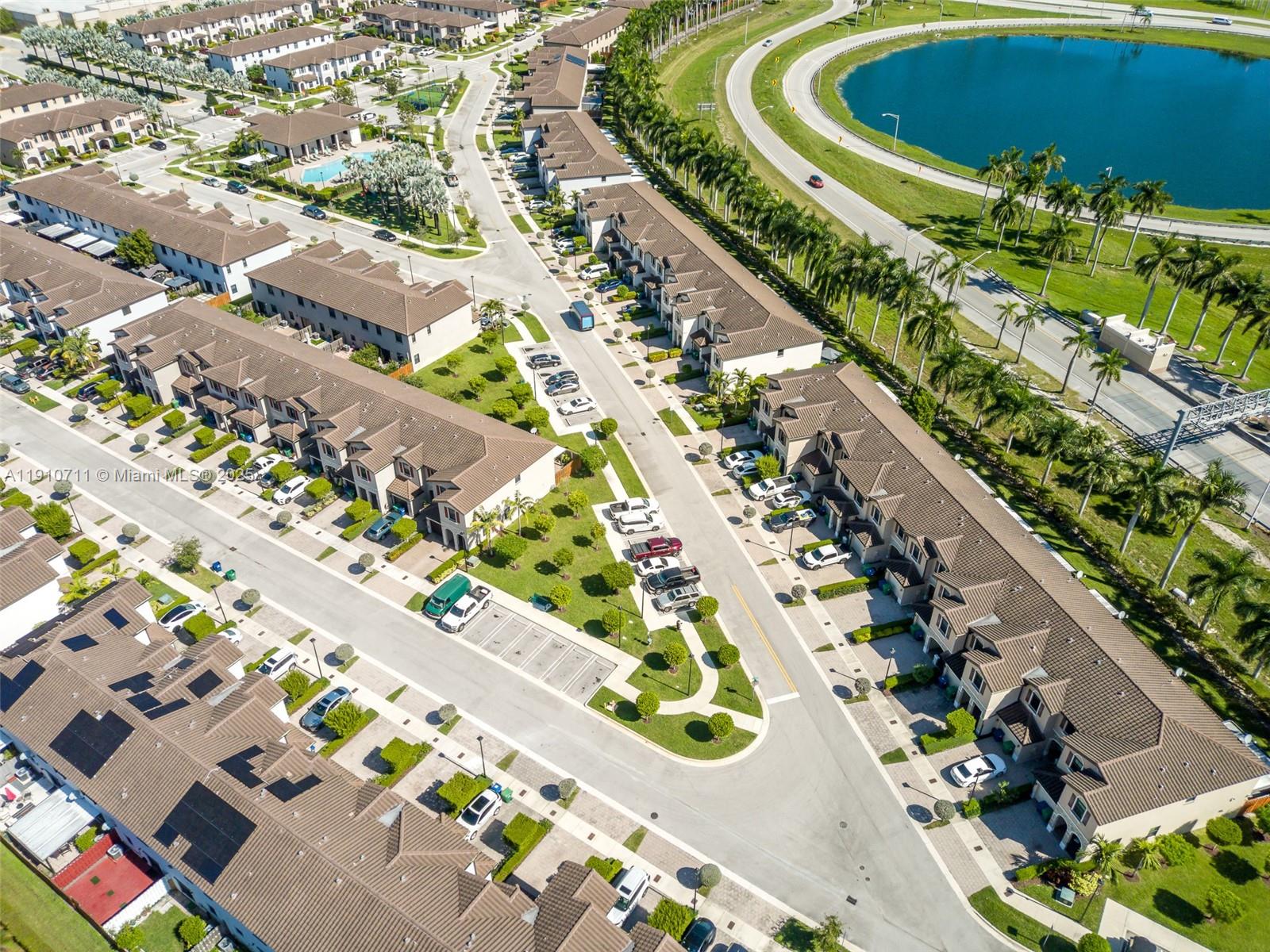 COCO PALM VILLAS - Residential