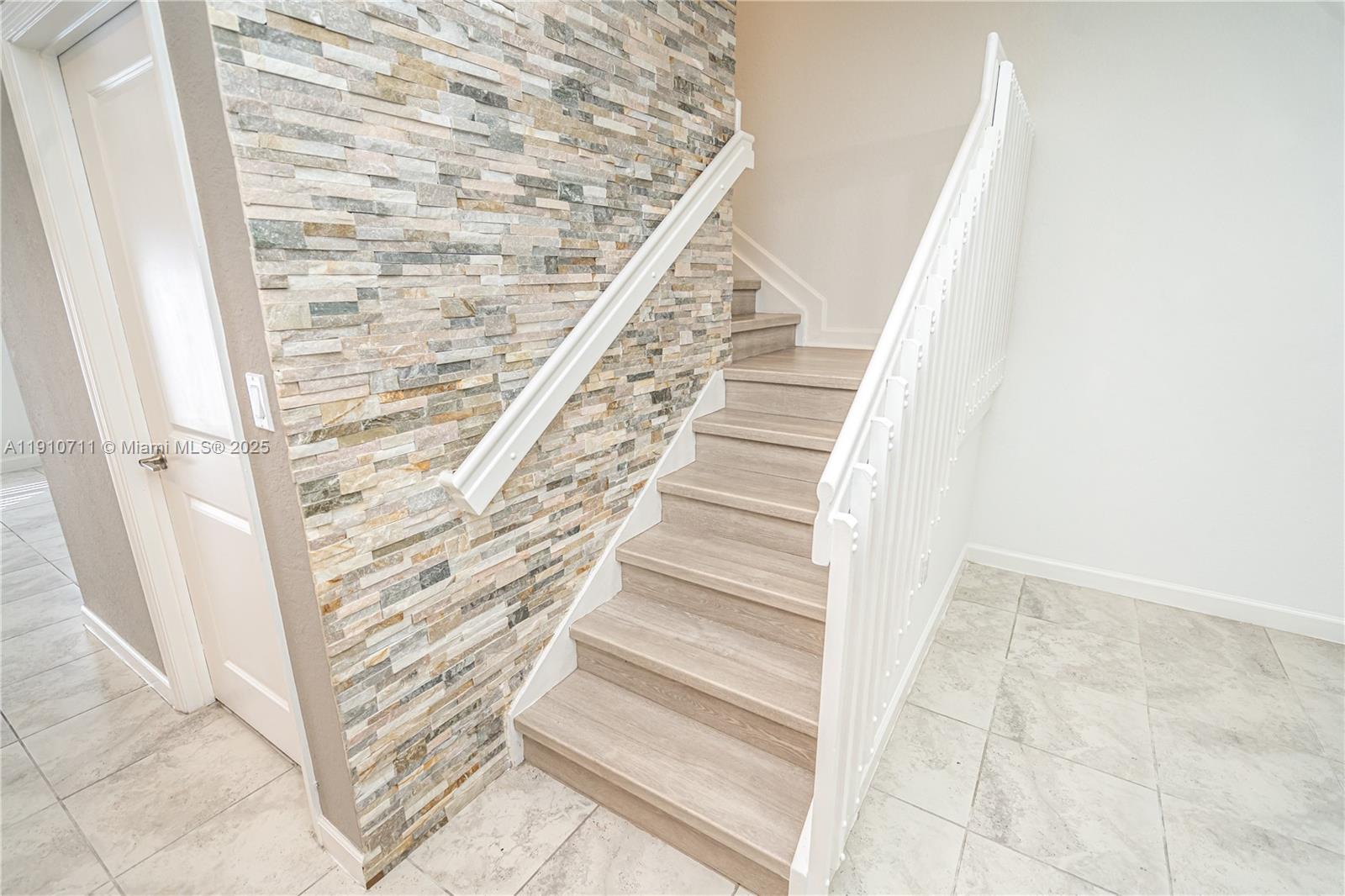 COCO PALM VILLAS - Residential