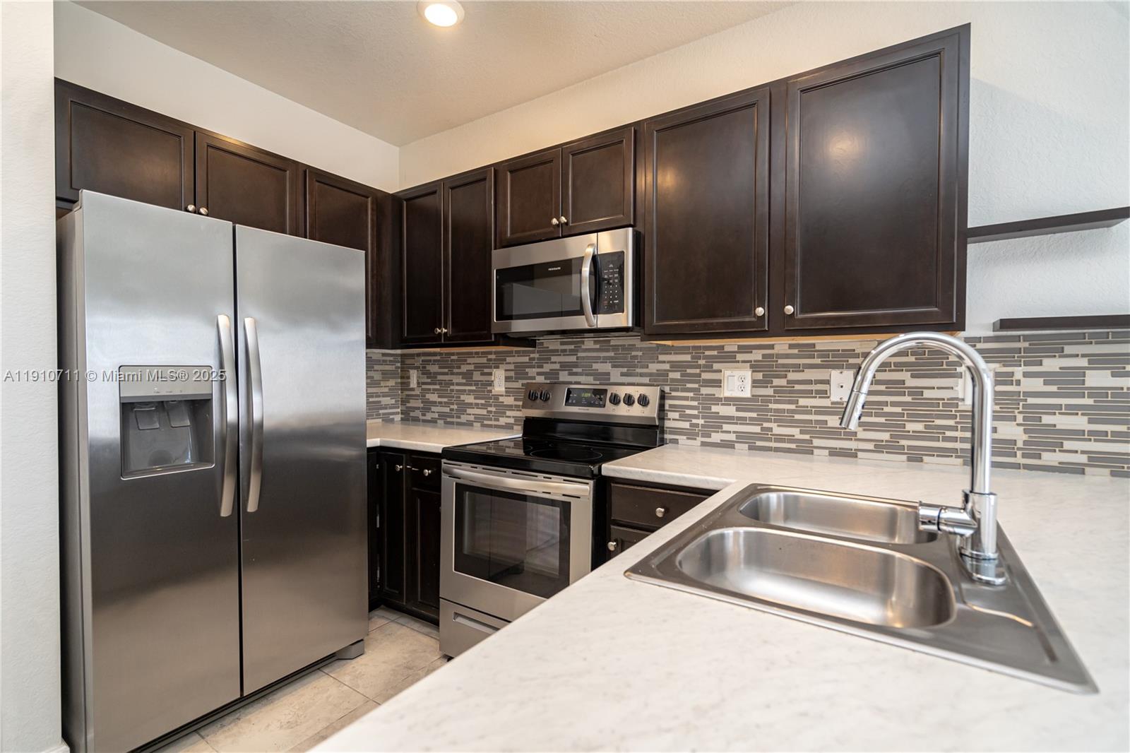 COCO PALM VILLAS - Residential