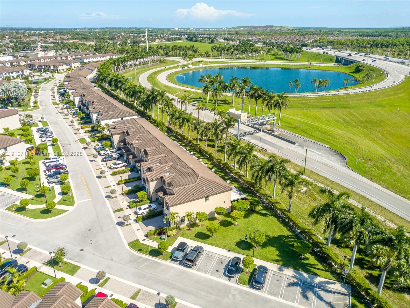 COCO PALM VILLAS - Residential