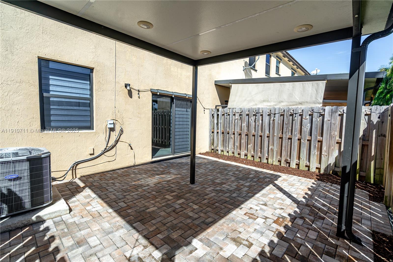 COCO PALM VILLAS - Residential