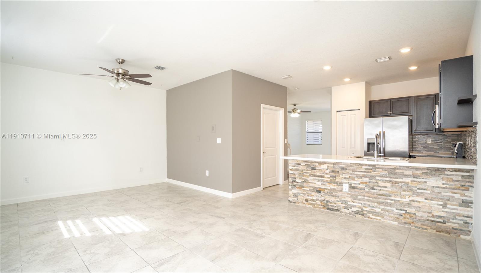 COCO PALM VILLAS - Residential